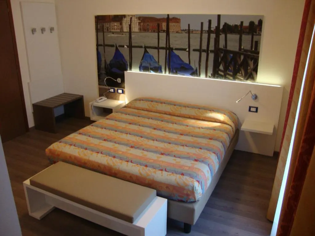 ***  Hotel Venezia Caorle Olaszország